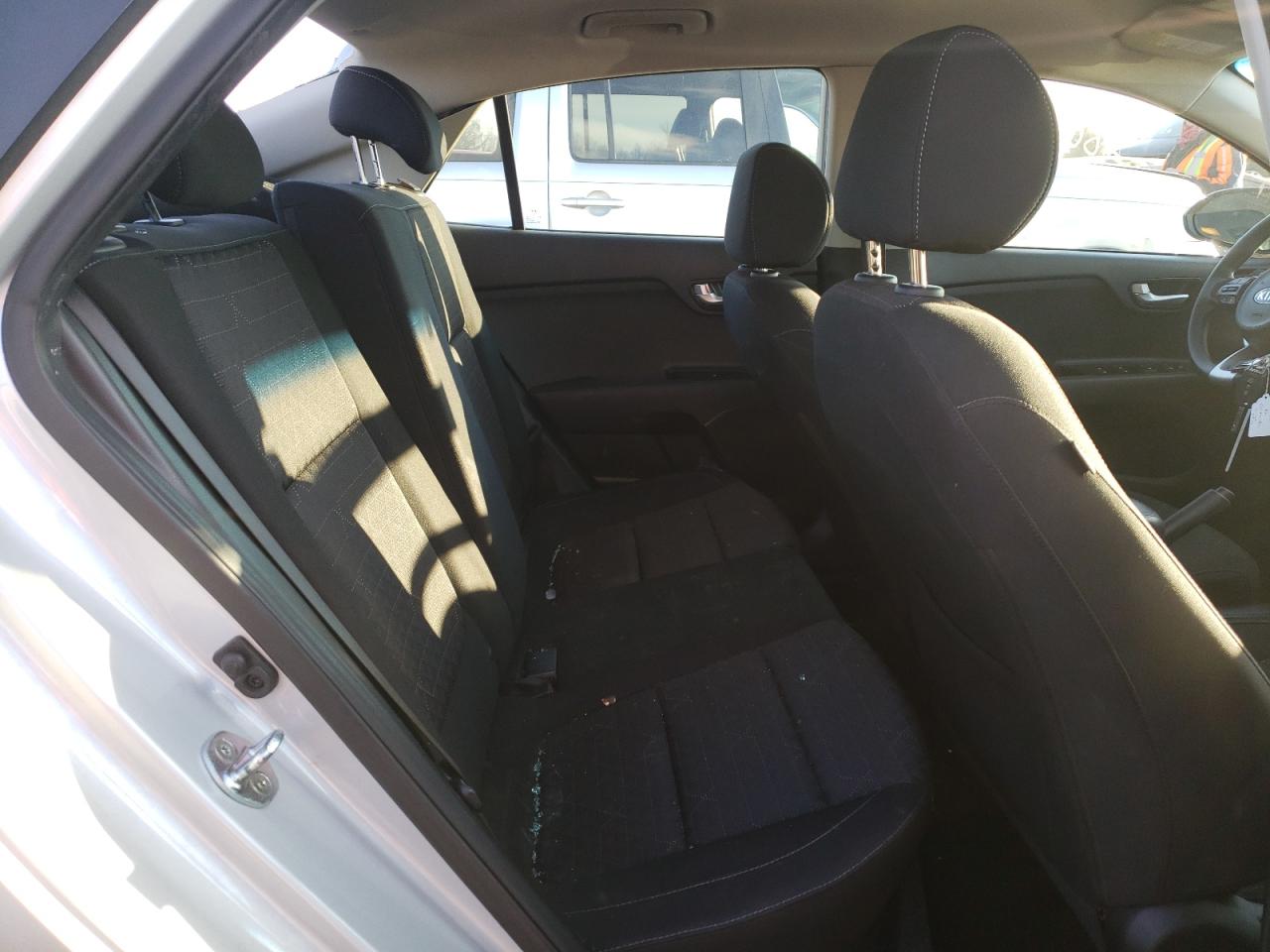 Photo 6 from auction – 2018 KIA RIO with VIN 3KPA24AB8JE046299