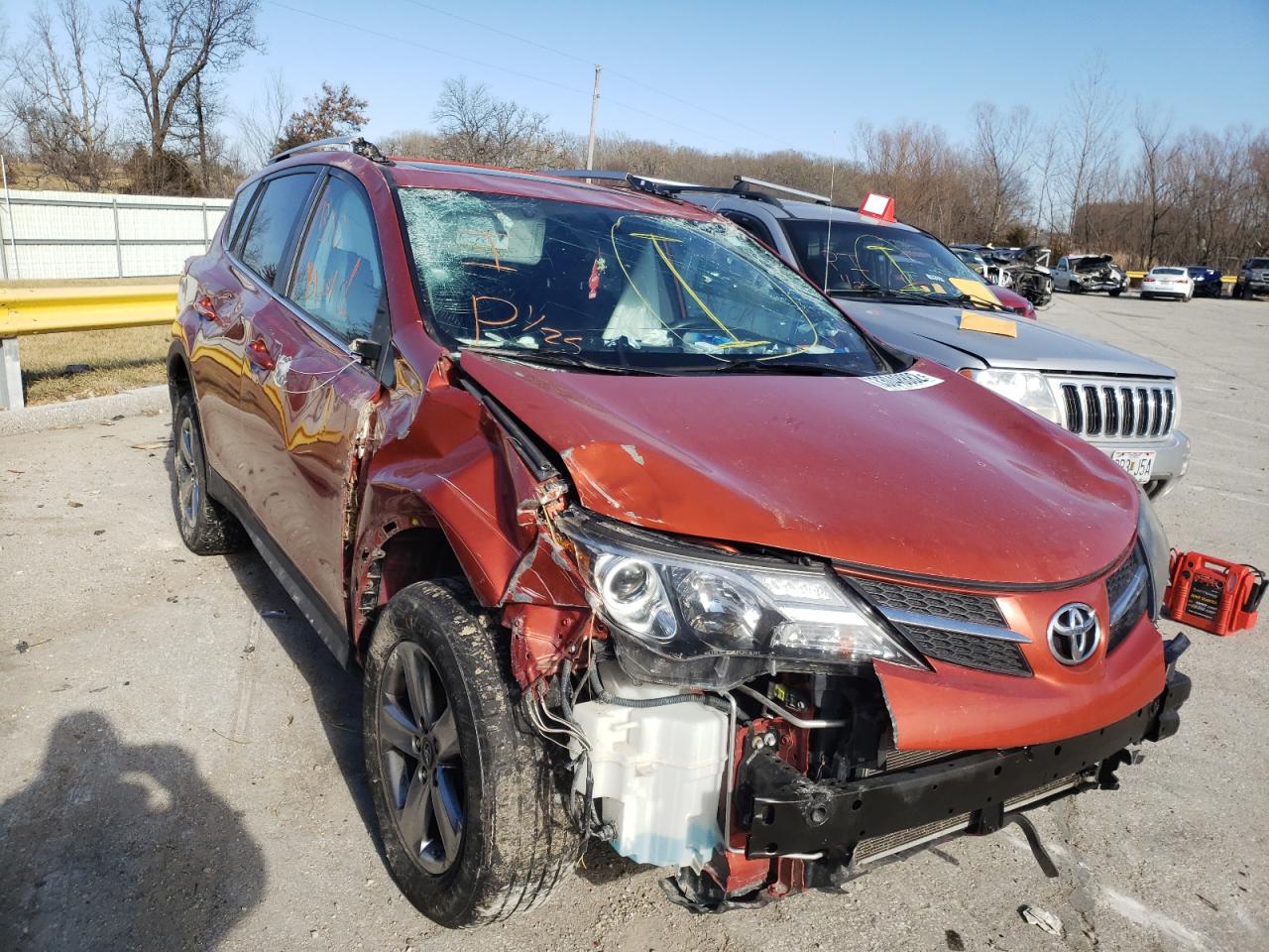 TOYOTA RAV4 XLE 2015 with VIN 2T3RFREV0FW281297 - Photo from auction