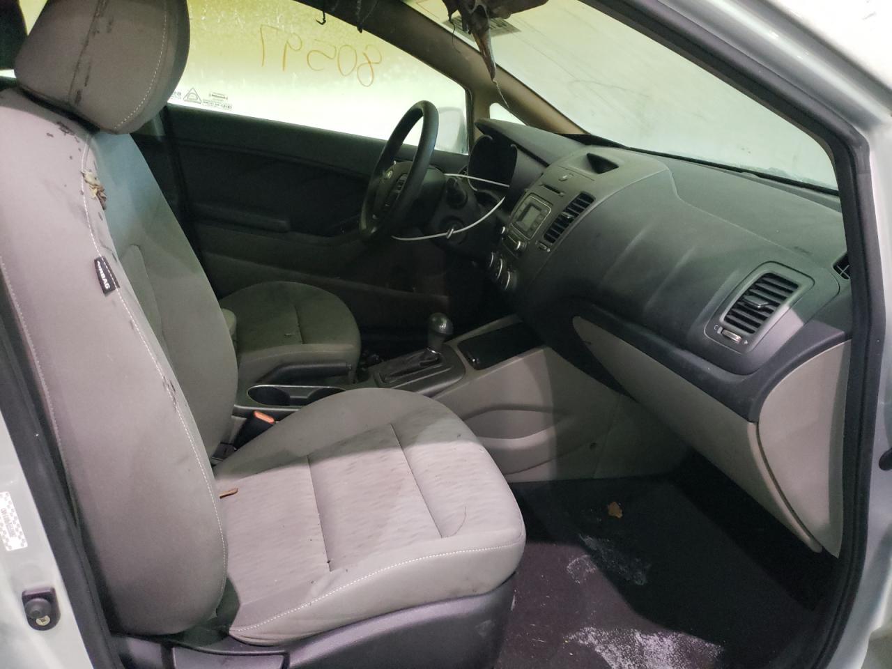 Photo 5 from auction – 2016 KIA FORTE LX with VIN KNAFK4A67G5518082