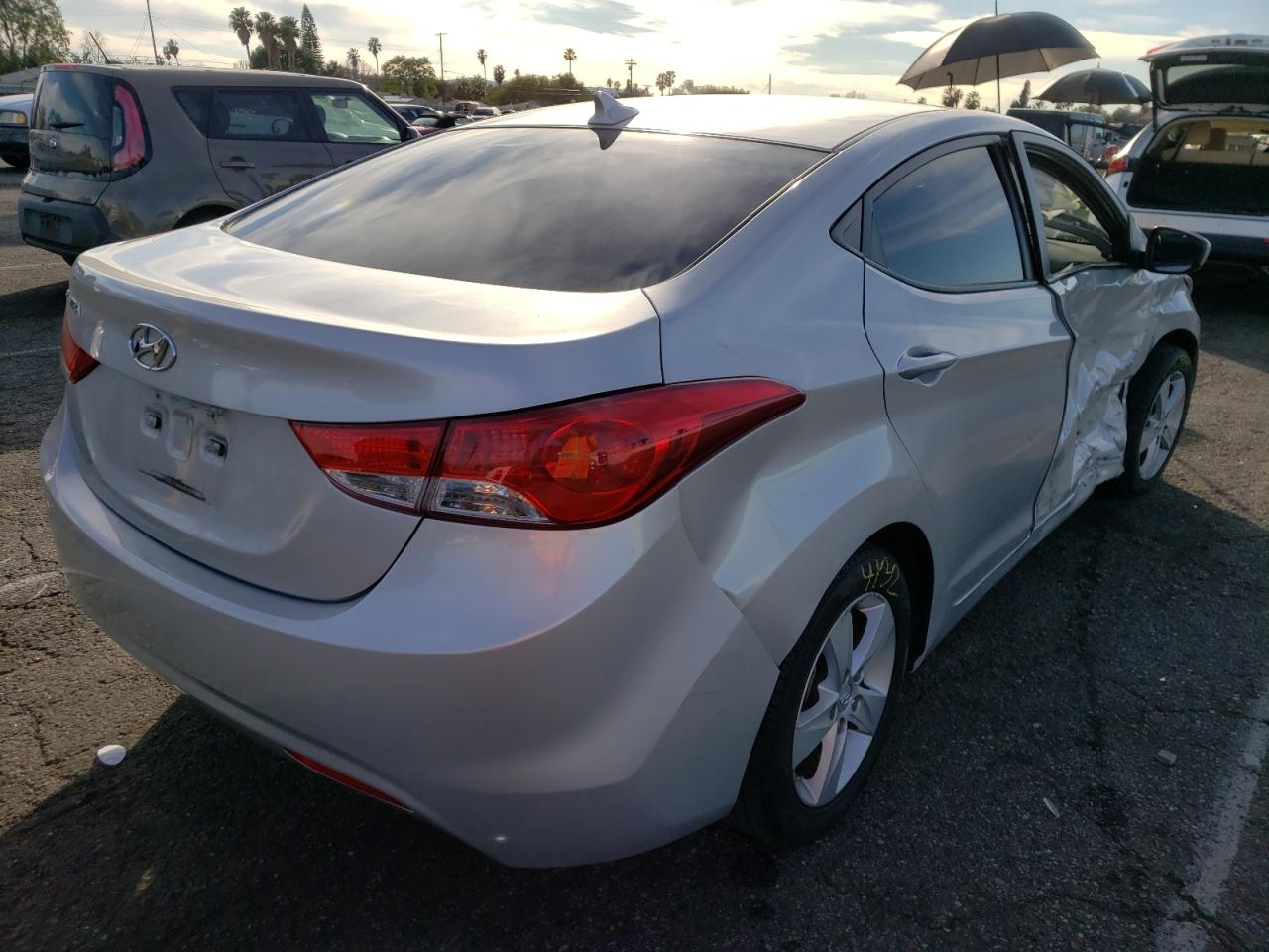 Photo 4 from auction – 2012 HYUNDAI ELANTRA GL with VIN KMHDH4AE0CU345596