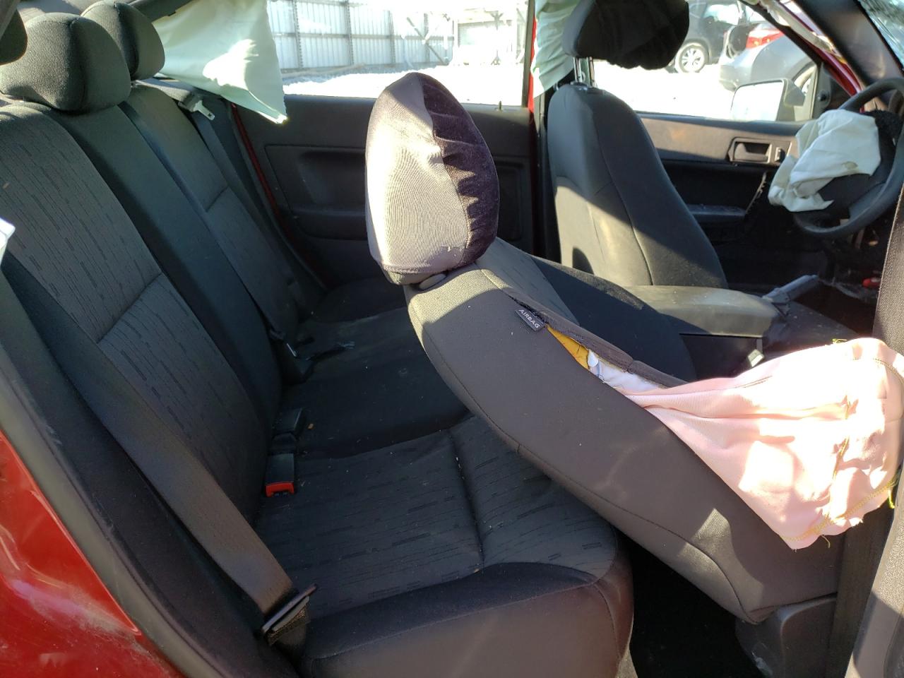 Photo 6 from auction – 2010 FORD FOCUS SE with VIN 1FAHP3FN1AW218360