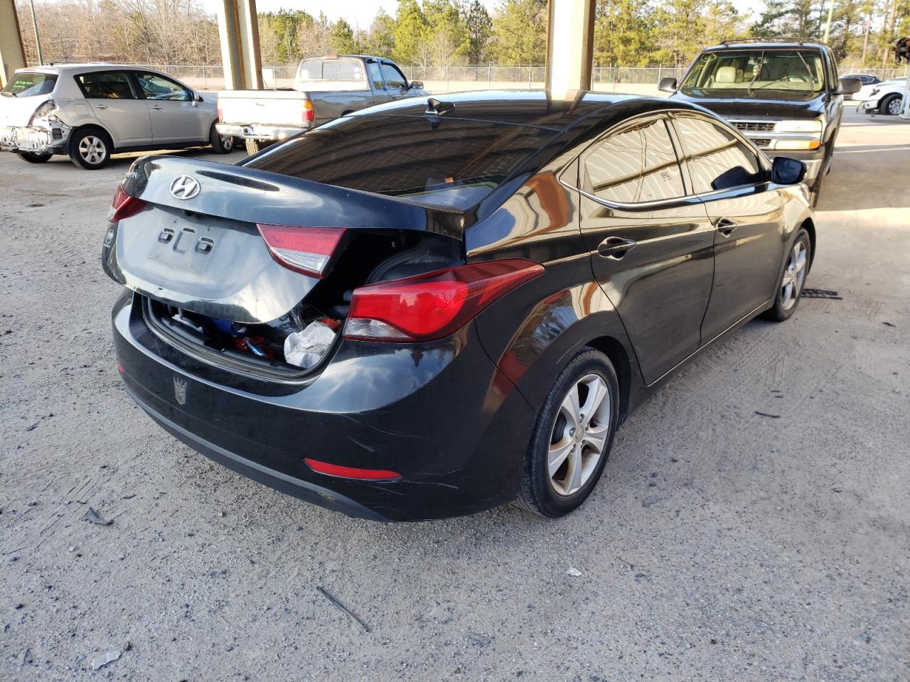 Photo 4 from auction – 2016 HYUNDAI ELANTRA with VIN 5NPDH4AE8GH773663