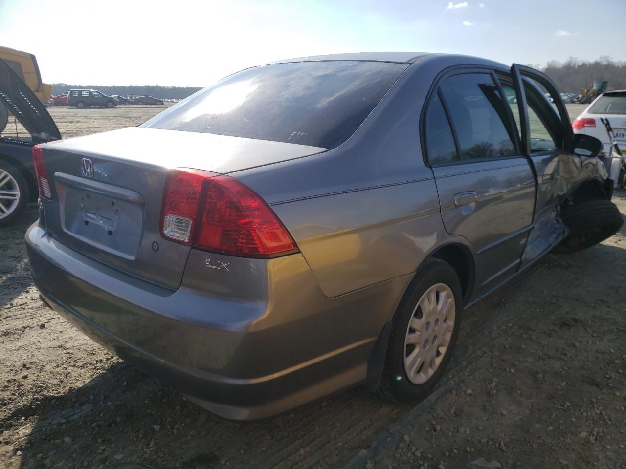 Photo 4 from auction – 2005 HONDA CIVIC LX with VIN 2HGES166X5H592254
