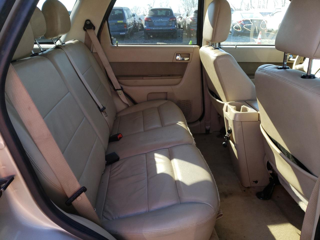 Photo 6 from auction – 2010 FORD ESCAPE LIM with VIN 1FMCU0EG8AKC21774