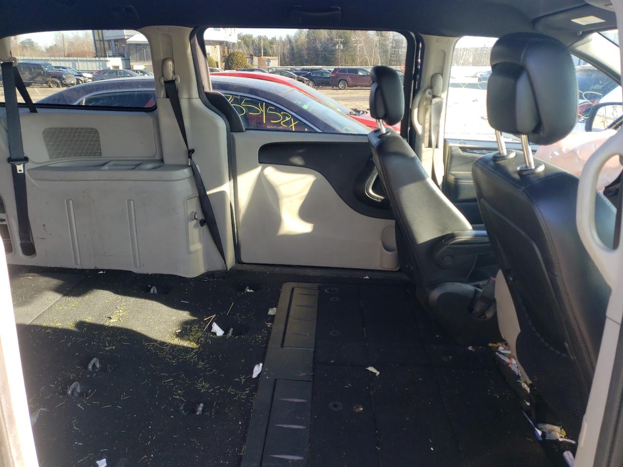 Photo 6 from auction – 2015 DODGE GRAND CARA with VIN 2C4RDGCG0FR670434