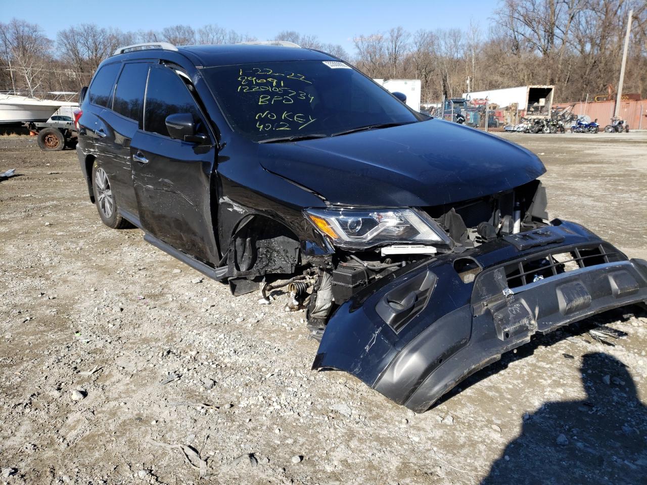 NISSAN PATHFINDER 2017 with VIN 5N1DR2MM3HC904012 - Photo from auction
