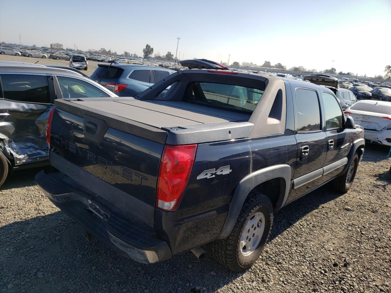 Photo 4 from auction – 2004 CHEVROLET AVALANCHE with VIN 3GNEK12TX4G141633