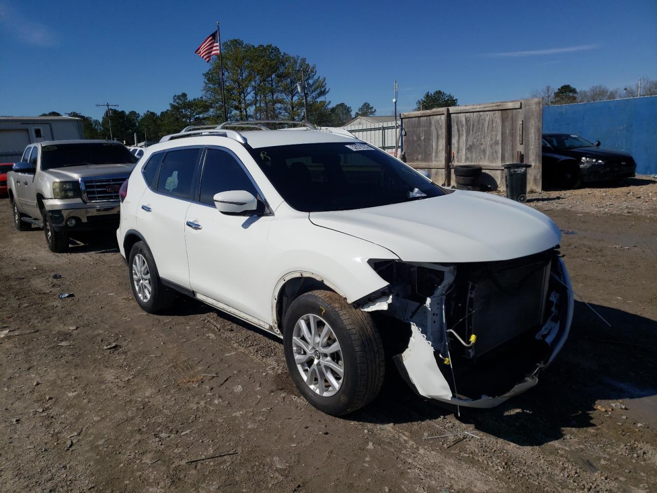 NISSAN ROGUE S 2018 with VIN KNMAT2MT2JP535996 - Photo from auction