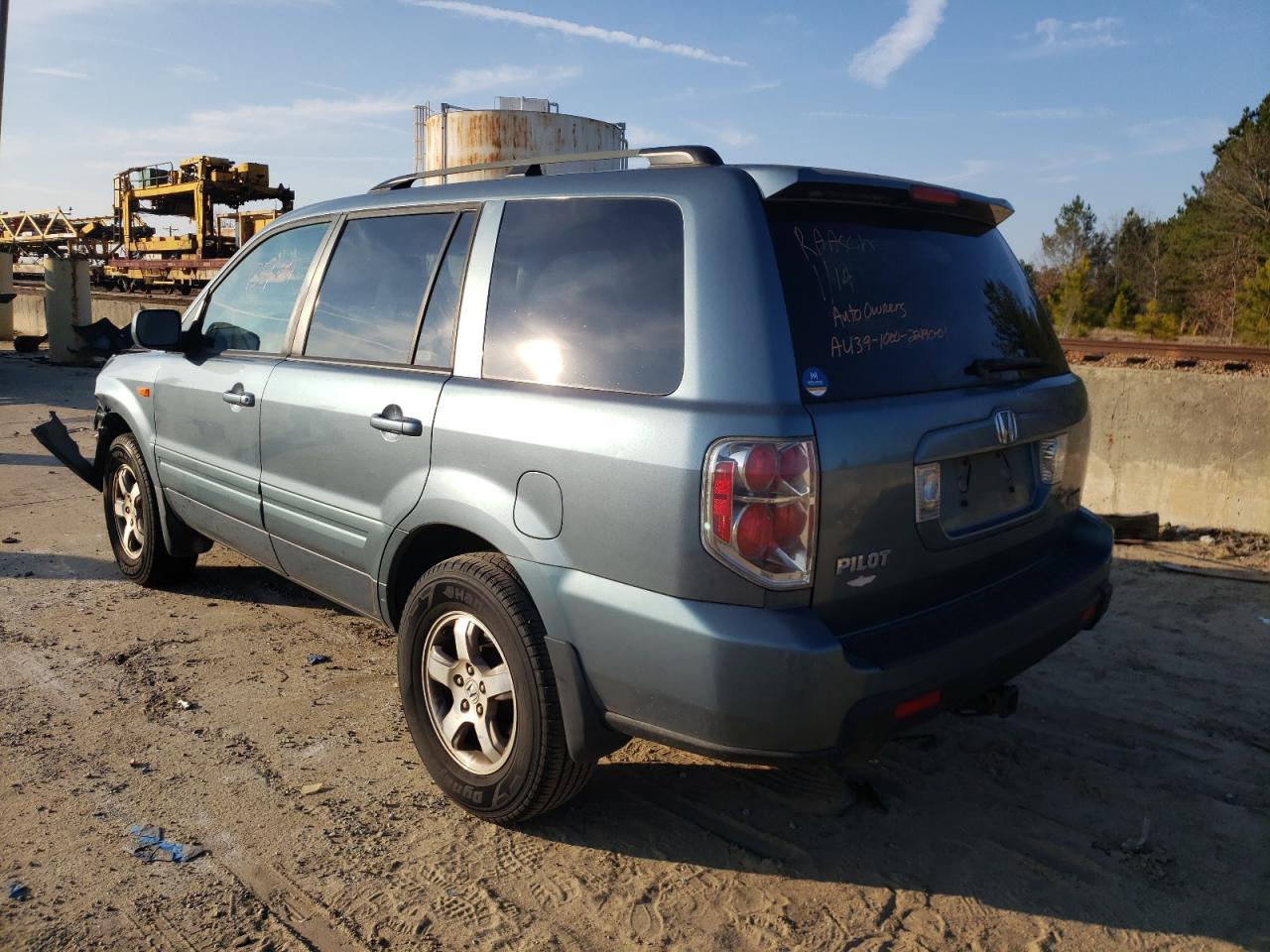 Photo 3 from auction – 2006 HONDA PILOT EX with VIN 2HKYF18446H542907
