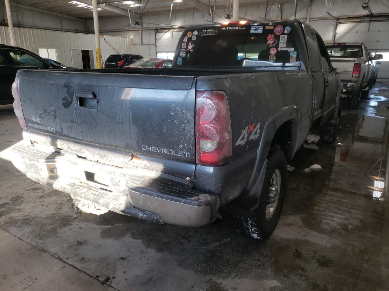 Photo 4 from auction – 2003 CHEVROLET SILVERADO with VIN 1GCHK29U93E125908