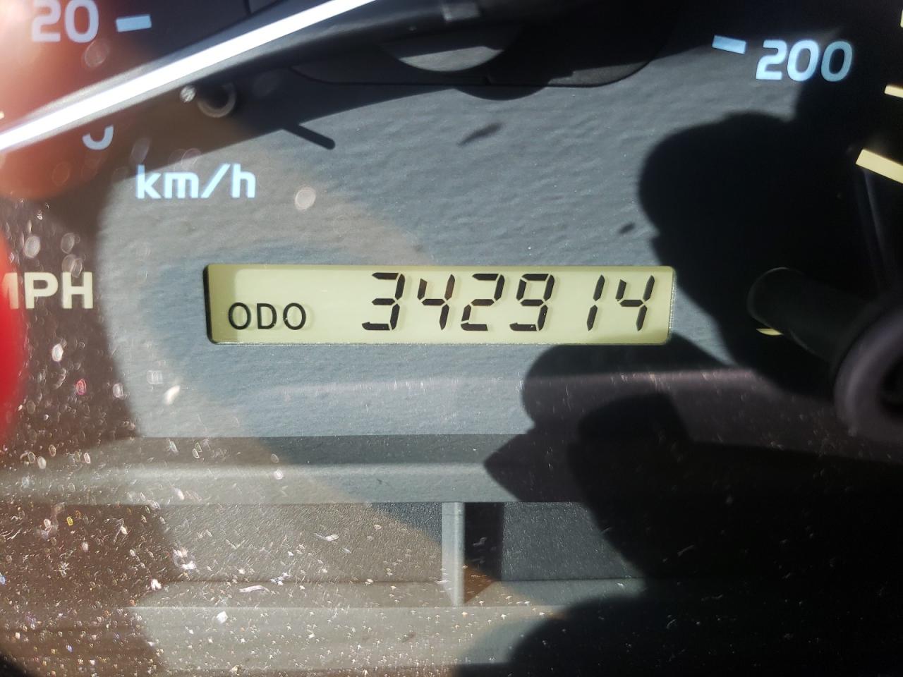 Photo 12 from auction – 2000 LEXUS LX 470 with VIN JT6HT00W7Y0099689