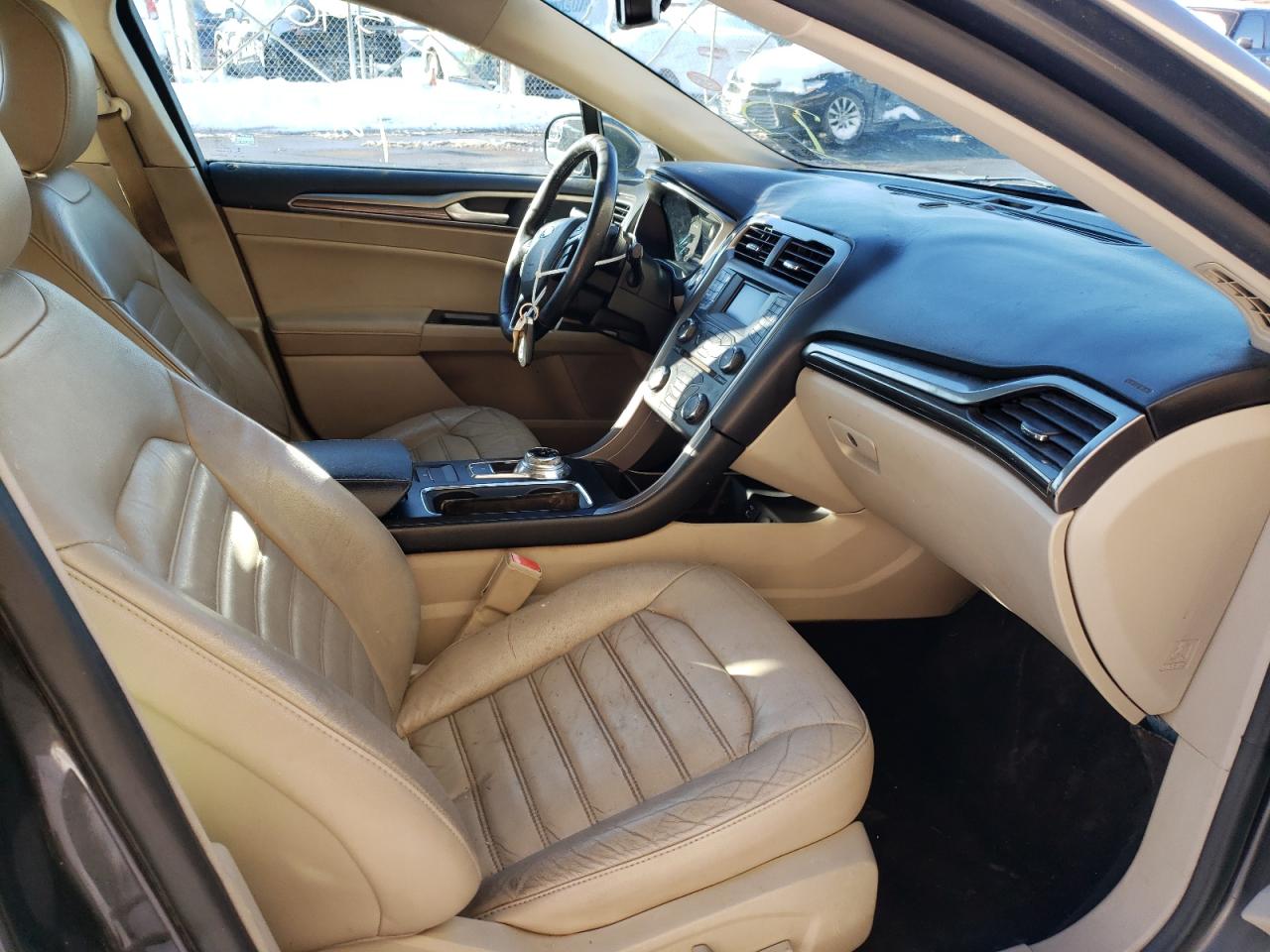 Photo 5 from auction – 2017 FORD FUSION SE with VIN 3FA6P0HD3HR130112