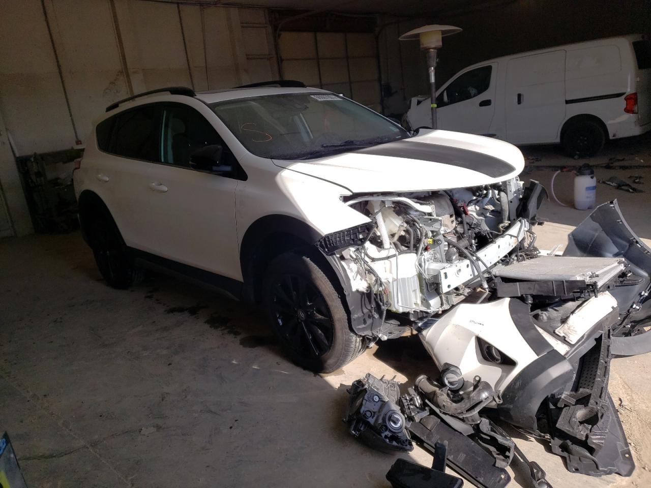 Photo 1 from auction – 2018 TOYOTA RAV4 ADVEN with VIN 2T3RFREV1JW829915
