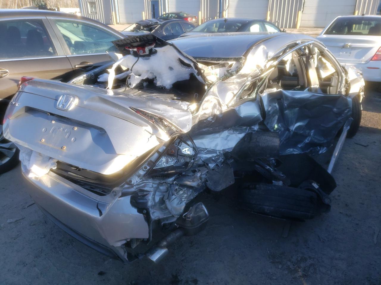 Photo 4 from auction – 2017 HONDA CIVIC LX with VIN 19XFC2F53HE229419