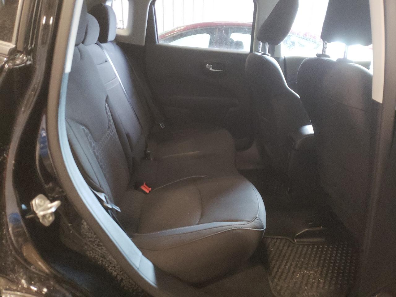 Foto 6 de la subasta – 2019 JEEP COMPASS SP con VIN 3C4NJDAB0KT846600