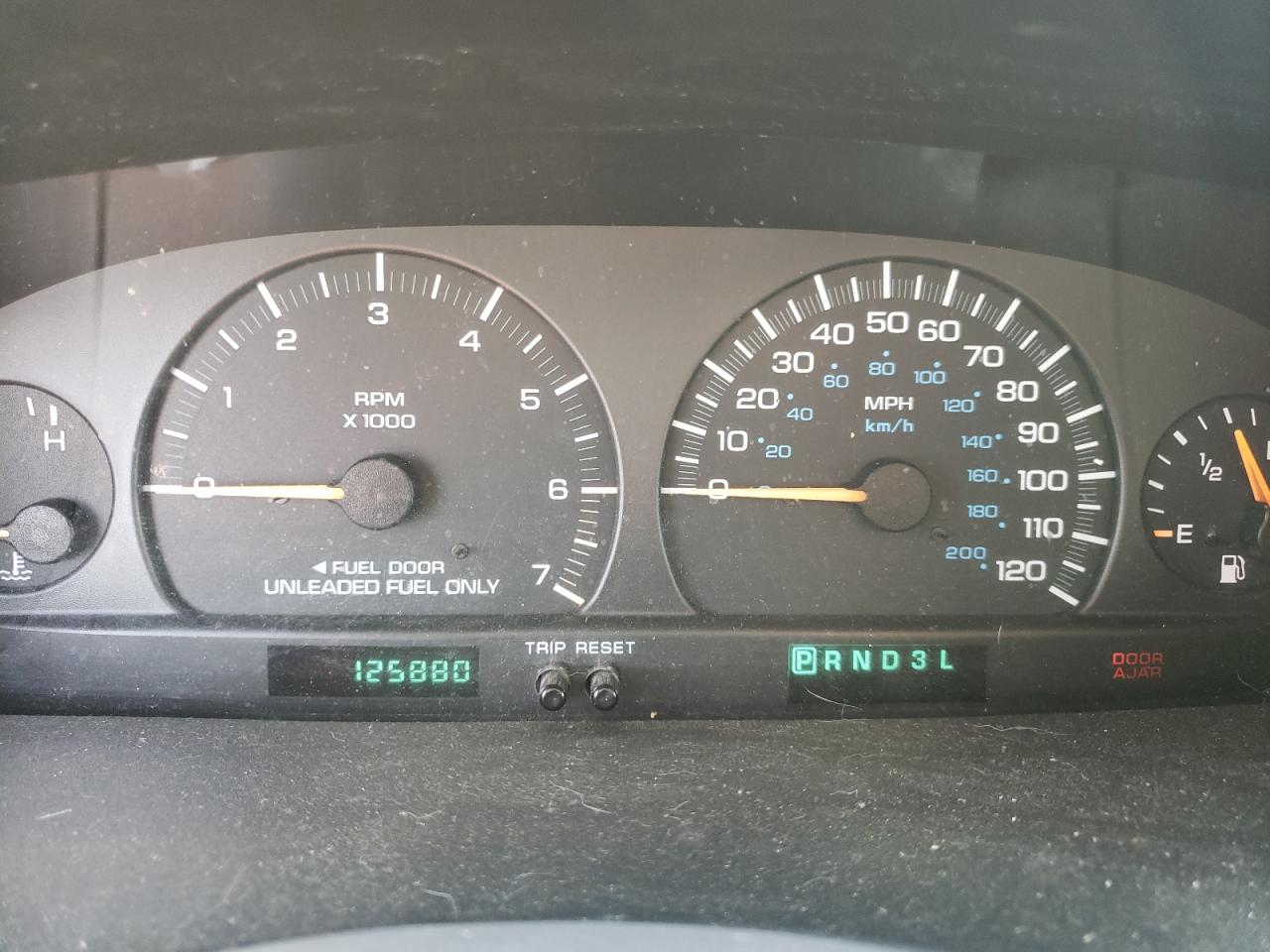 Photo 8 from auction – 2000 DODGE CARAVAN with VIN 2B4GP2530YR888773