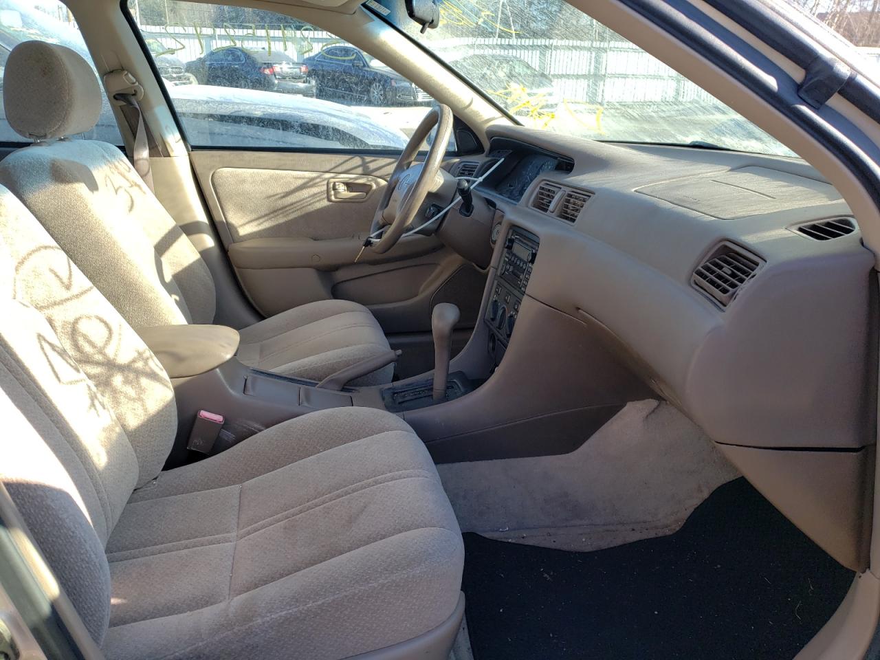 Photo 5 from auction – 2000 TOYOTA CAMRY with VIN 4T1BG22K7YU932940