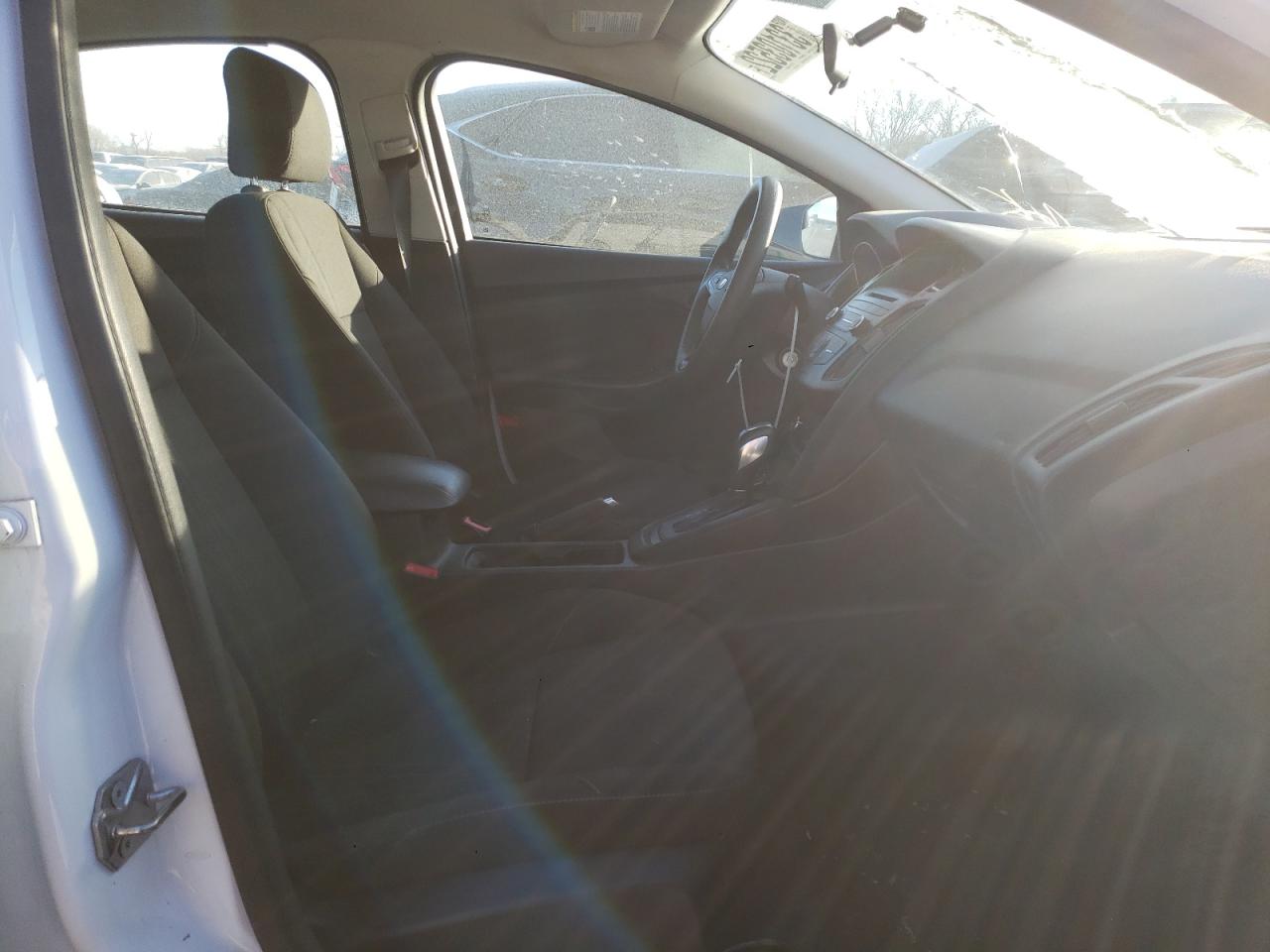 Photo 5 from auction – 2015 FORD FOCUS SE with VIN 1FADP3F26FL202751