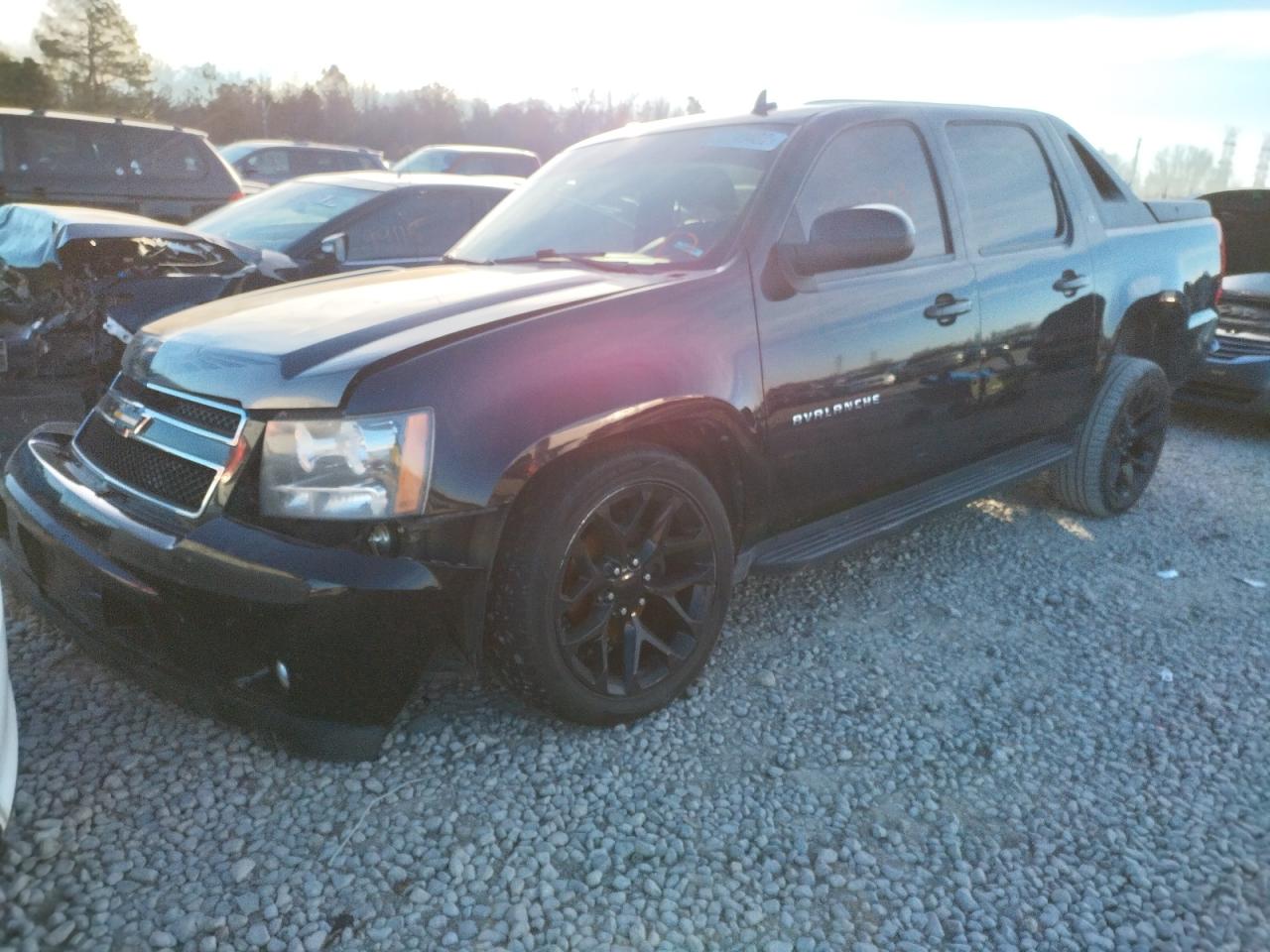 Photo 2 from auction – 2010 CHEVROLET AVALANCHE with VIN 3GNVKFE04AG273510