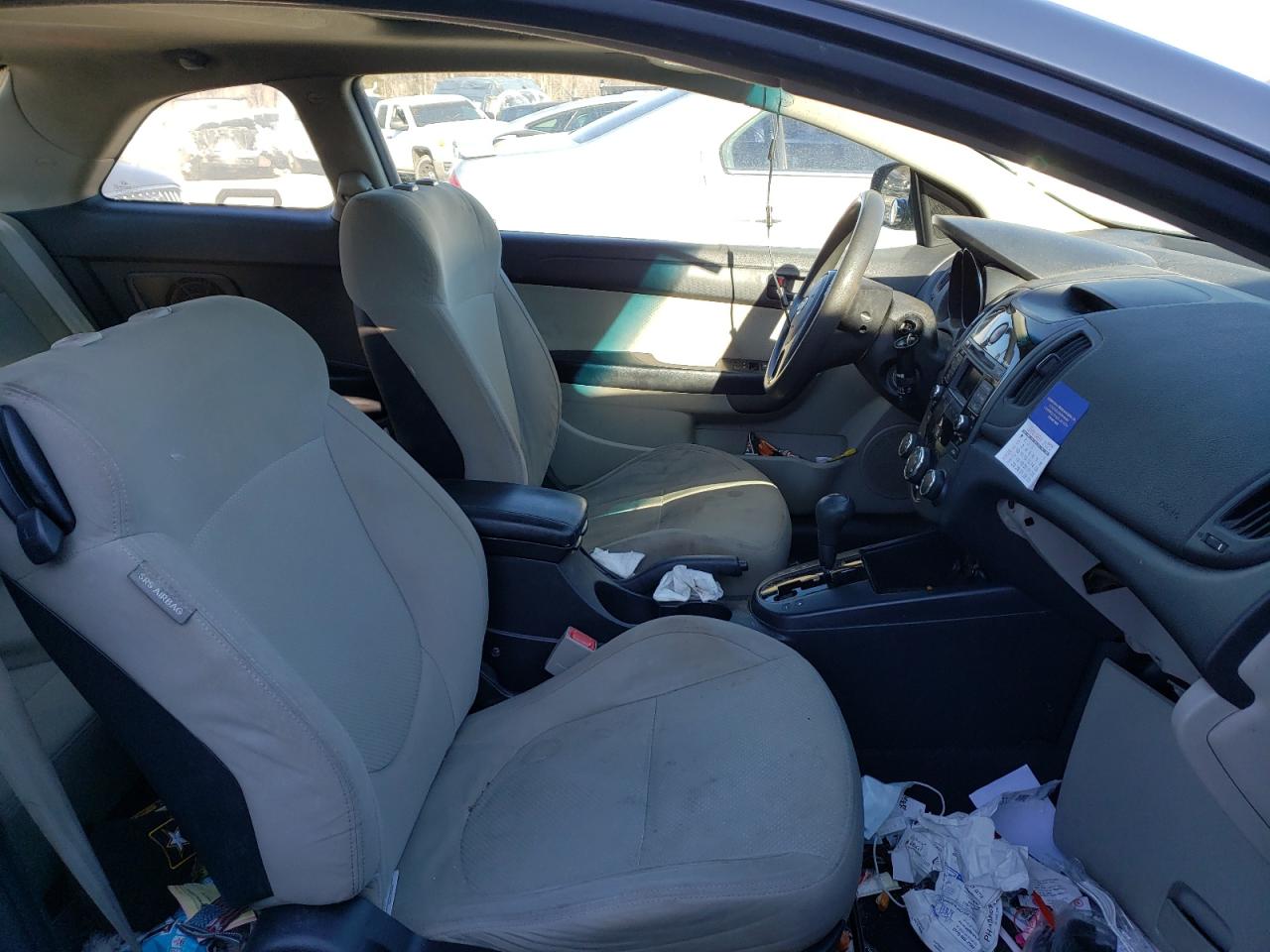 Photo 5 from auction – 2010 KIA FORTE EX with VIN KNAFU6A21A5278070