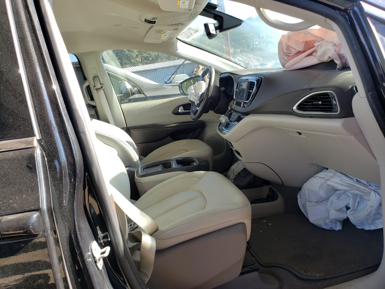 Photo 5 from auction – 2020 CHRYSLER PACIFICA T with VIN 2C4RC1BG4LR279235