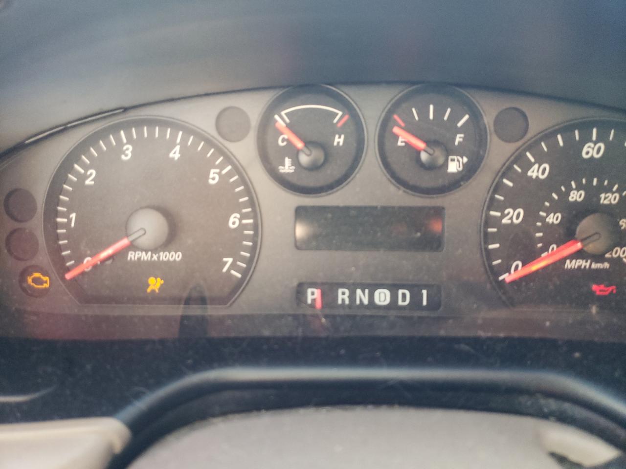 Photo 8 from auction – 2004 FORD TAURUS SE with VIN 1FAFP53U84A102606