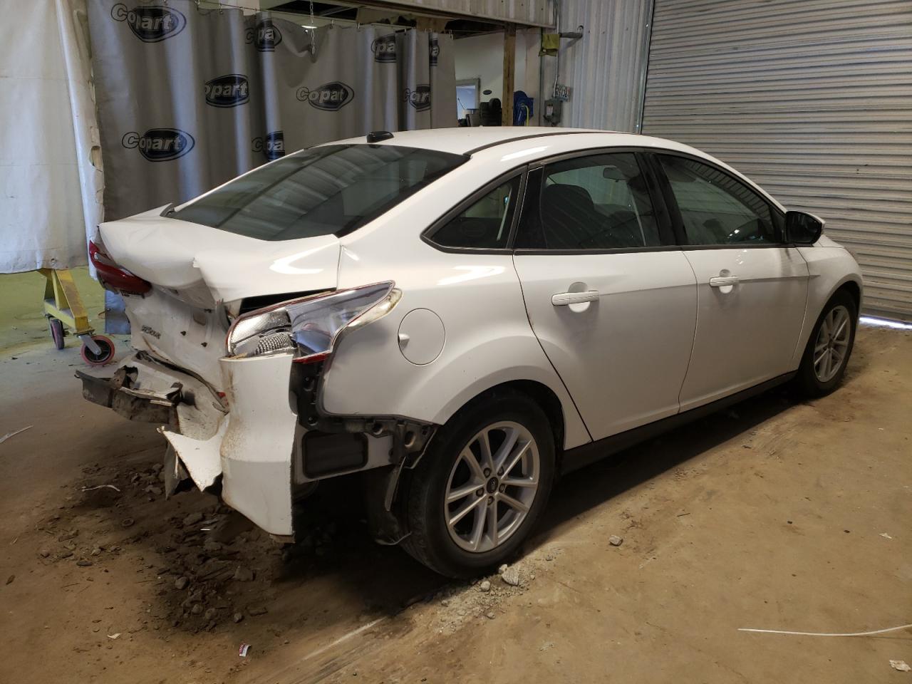 Photo 4 from auction – 2017 FORD FOCUS SE with VIN 1FADP3F21HL313288