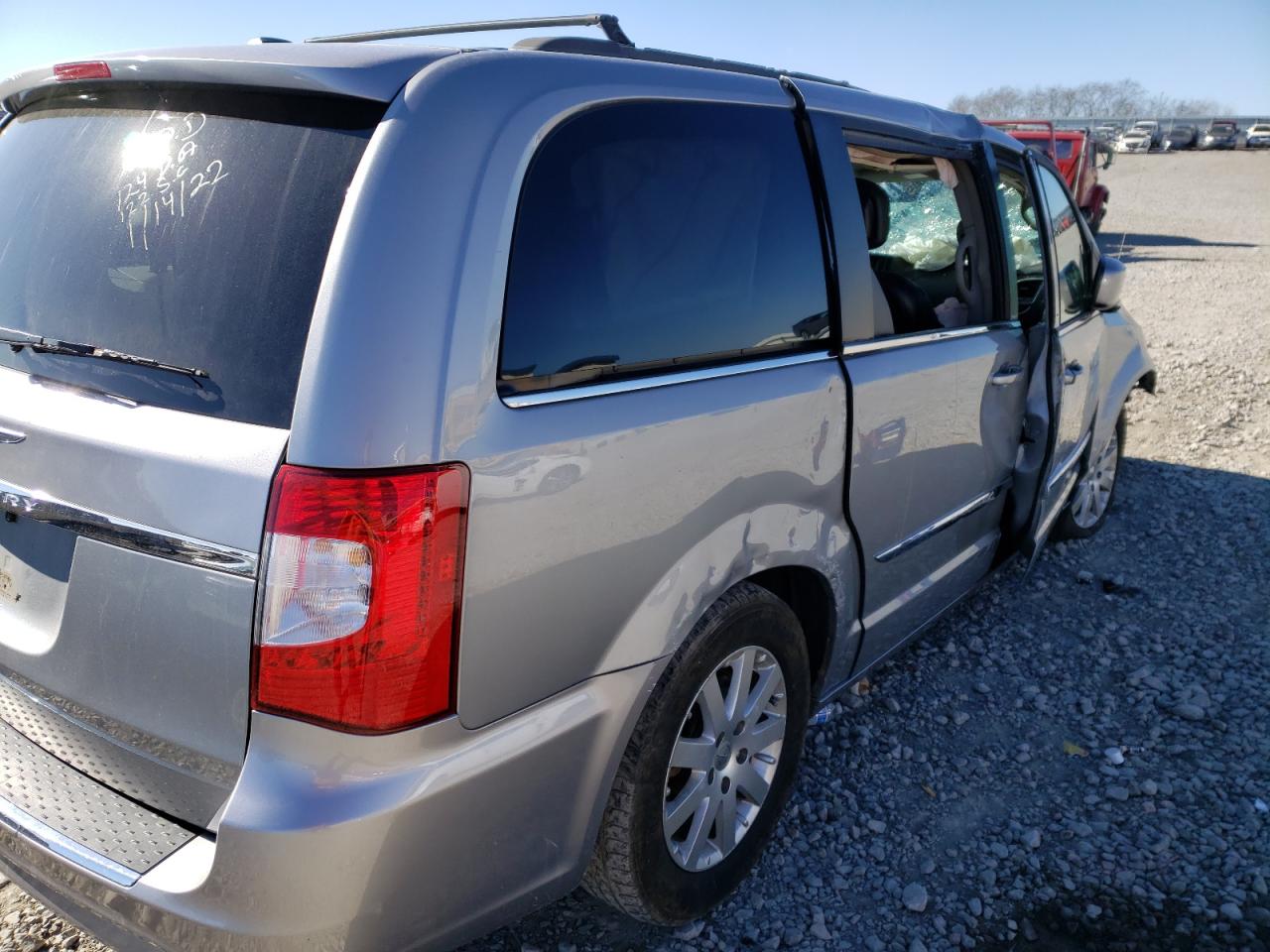 Photo 4 from auction – 2014 CHRYSLER TOWN & COU with VIN 2C4RC1BG0ER292258