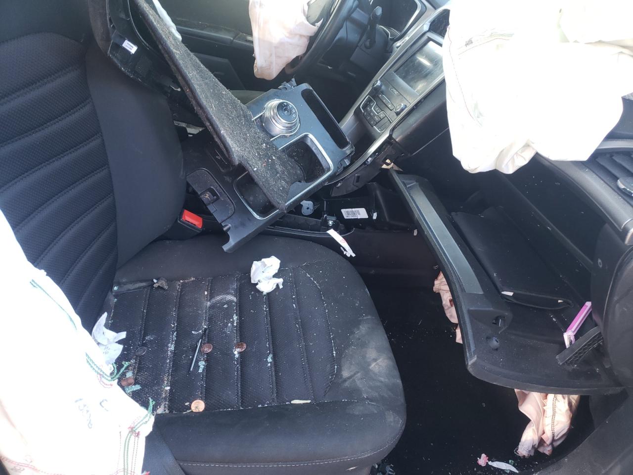 Photo 5 from auction – 2019 FORD FUSION SE with VIN 3FA6P0LU6KR225746