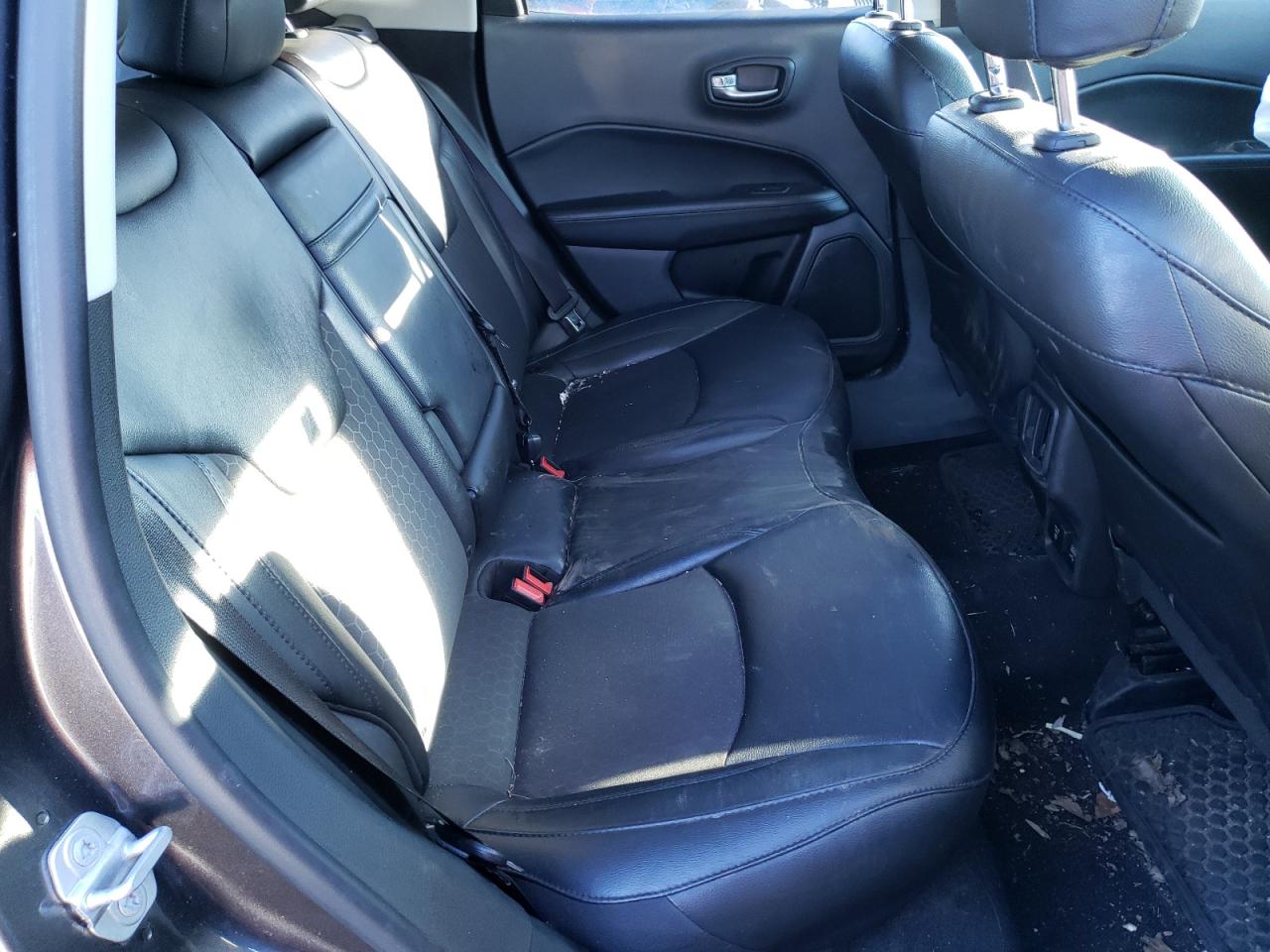 Photo 6 from auction – 2019 JEEP COMPASS LA with VIN 3C4NJDBB8KT776455