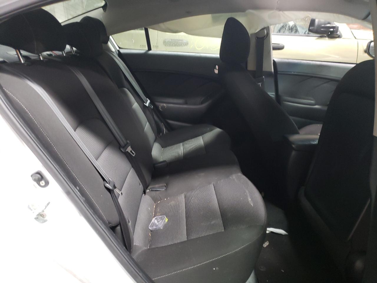 Photo 6 from auction – 2017 KIA FORTE LX with VIN 3KPFK4A70HE161166