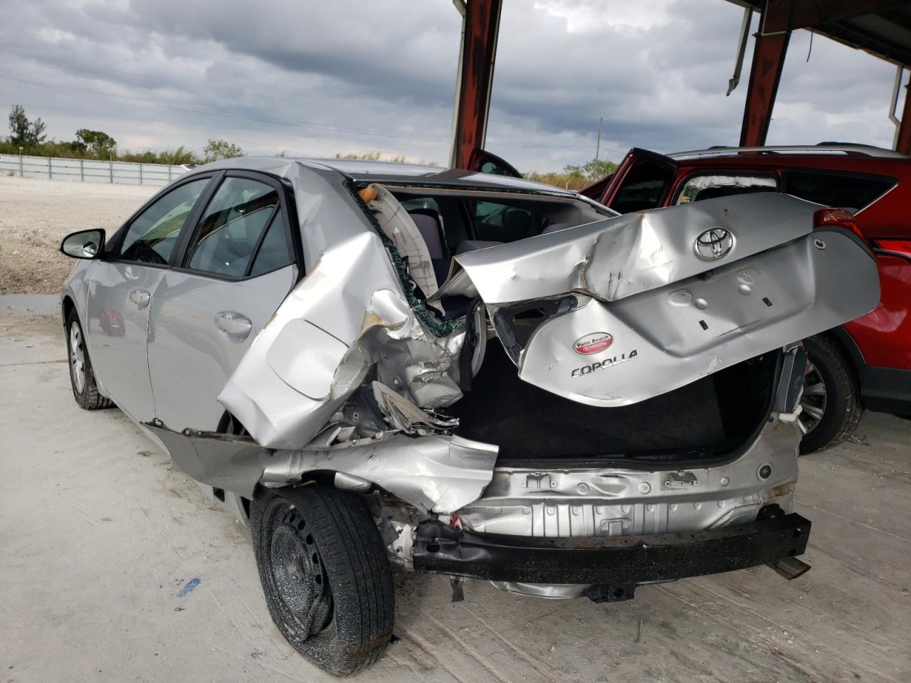 Photo 3 from auction – 2017 TOYOTA COROLLA L with VIN 5YFBURHE1HP612615