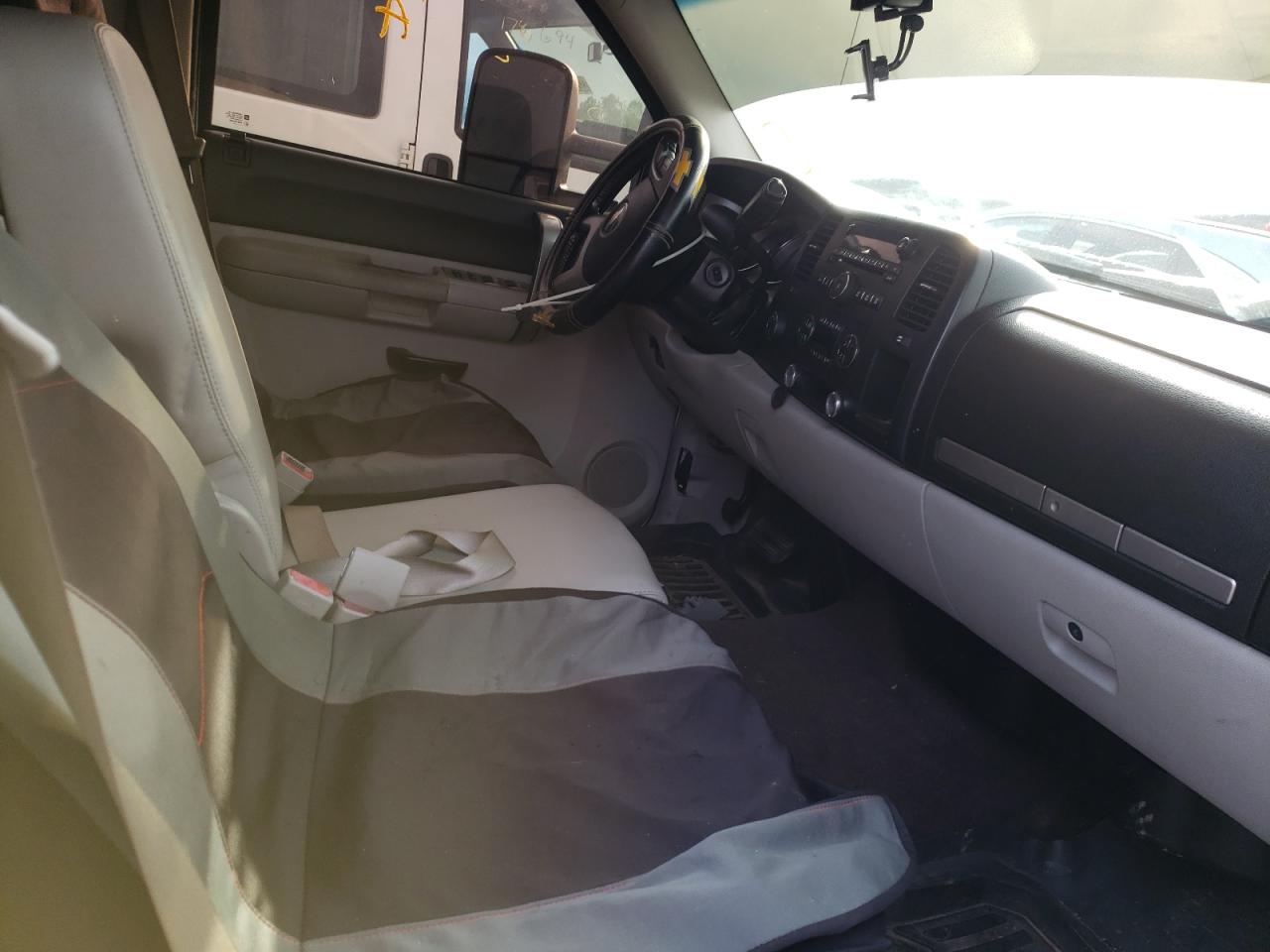 Photo 5 from auction – 2008 CHEVROLET SILVERADO with VIN 1GCJK33608F190892