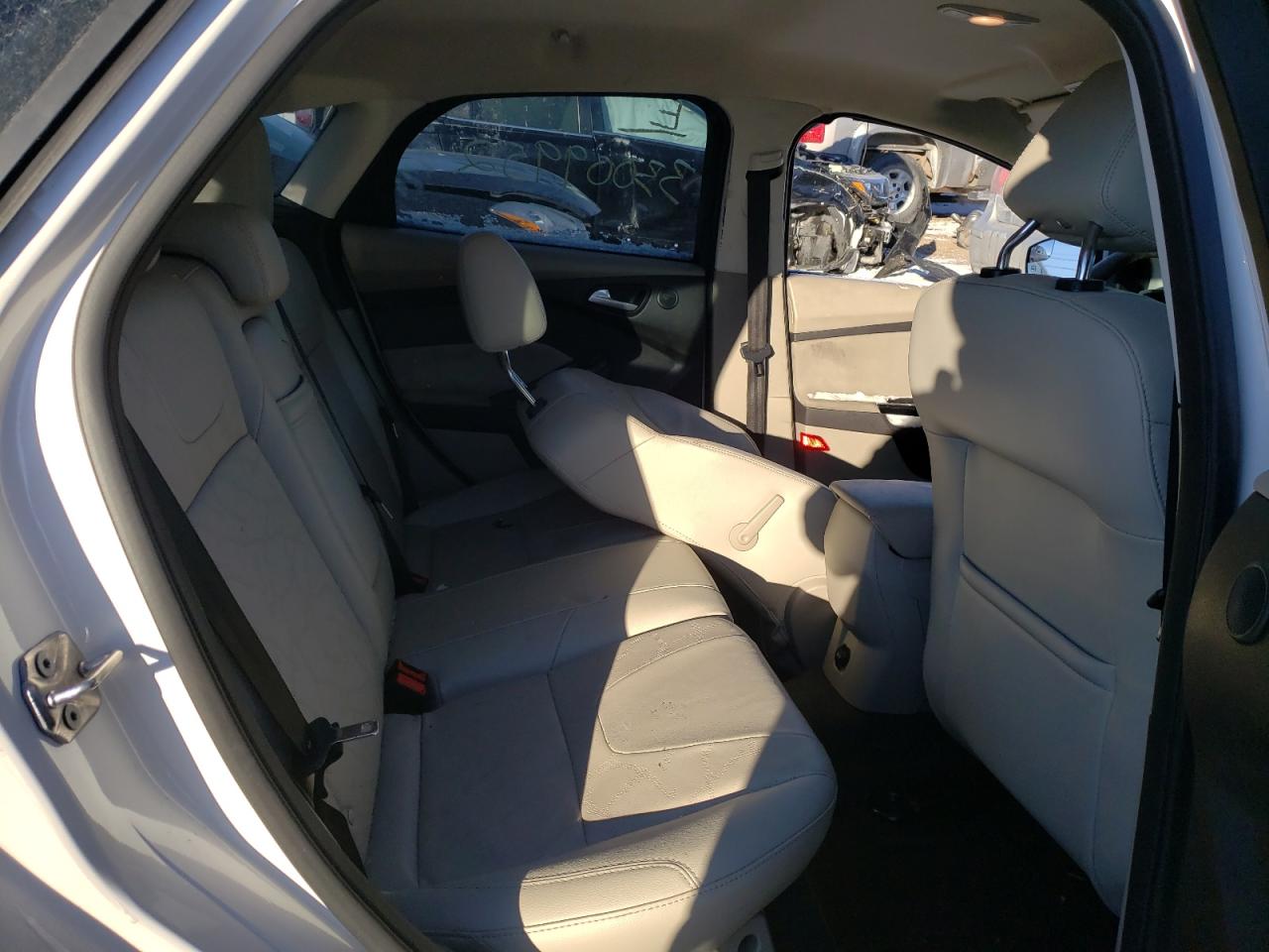Photo 6 from auction – 2013 FORD FOCUS BEV with VIN 1FADP3R48DL106694