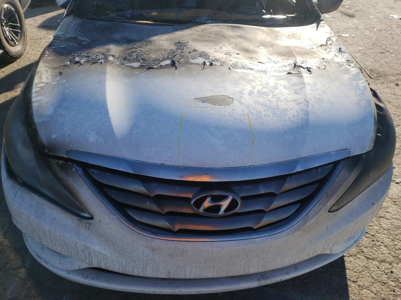 Photo 7 from auction – 2012 HYUNDAI SONATA SE with VIN 5NPEC4AB8CH463368