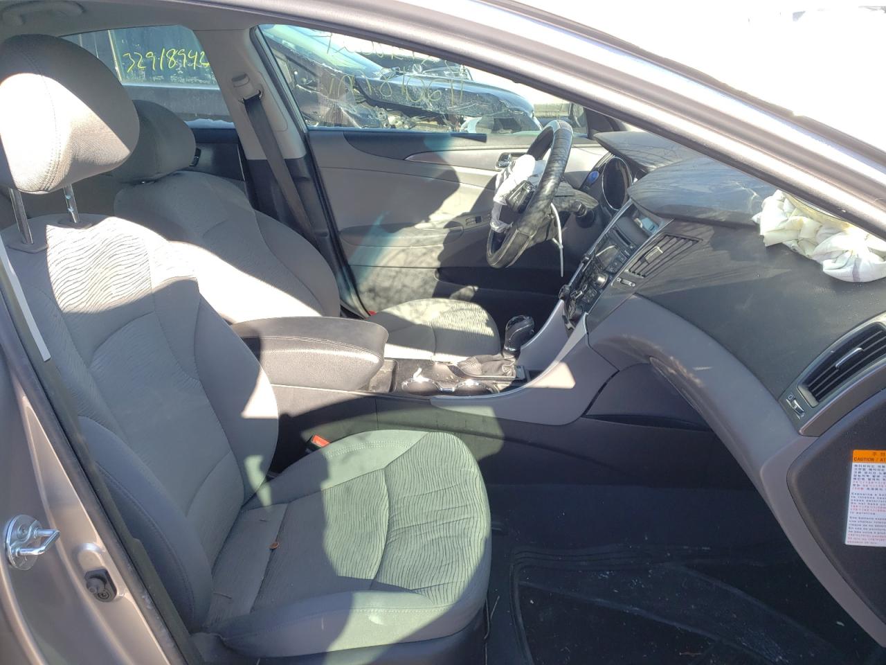 Photo 5 from auction – 2012 HYUNDAI SONATA HYB with VIN KMHEC4A41CA036277
