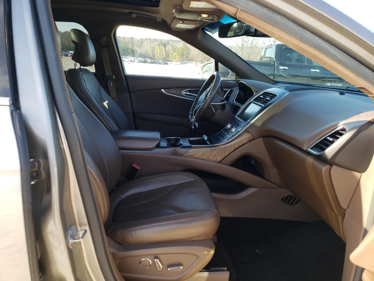 Photo 5 from auction – 2016 LINCOLN MKX RESERV with VIN 2LMPJ6LR0GBL44137