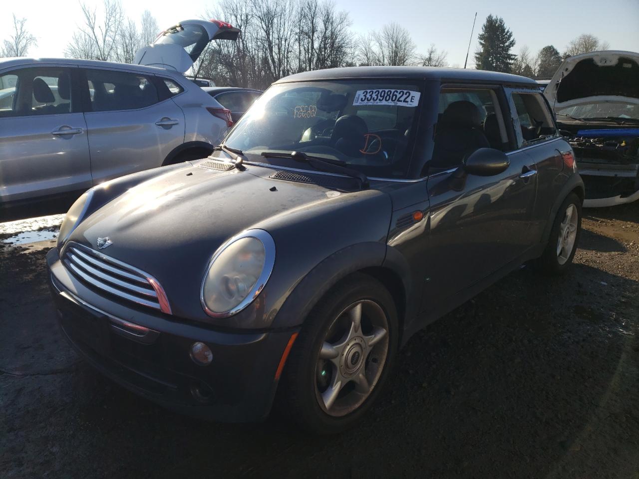 Photo 2 from auction – 2006 MINI COOPER with VIN WMWRC33516TK63464
