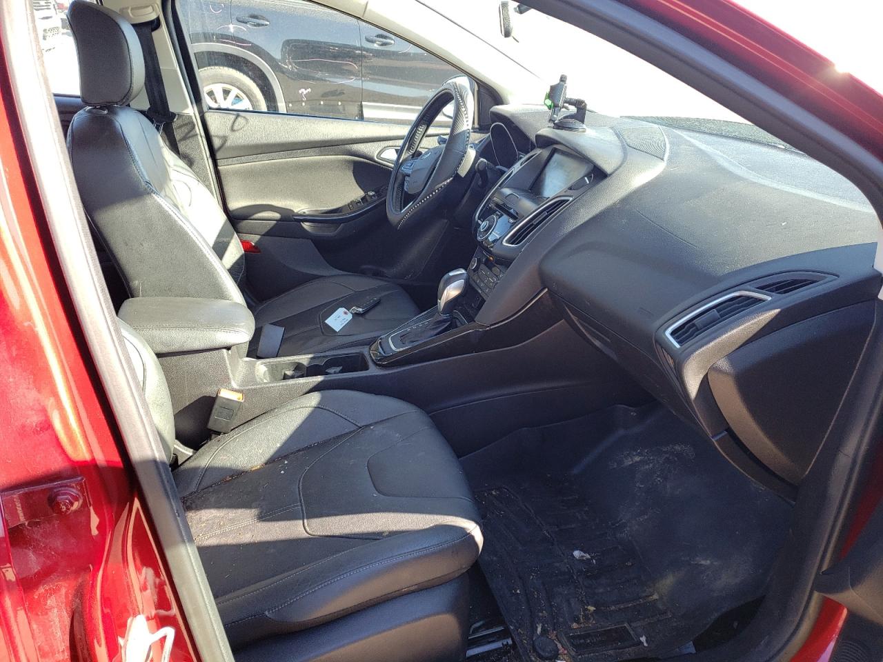 Photo 5 from auction – 2015 FORD FOCUS TITA with VIN 1FADP3J23FL227162
