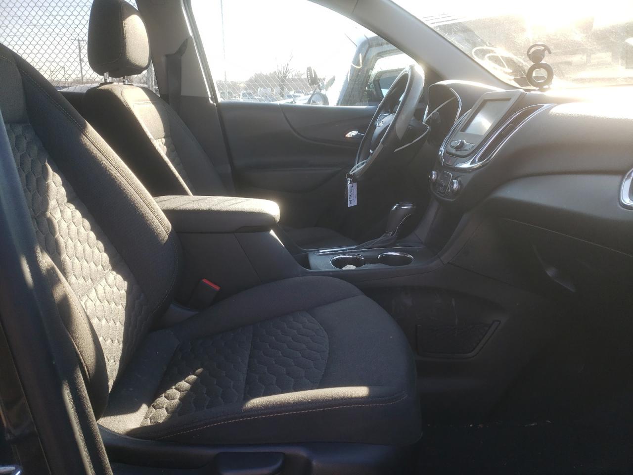 Photo 5 from auction – 2018 CHEVROLET EQUINOX LT with VIN 2GNAXJEV1J6339022