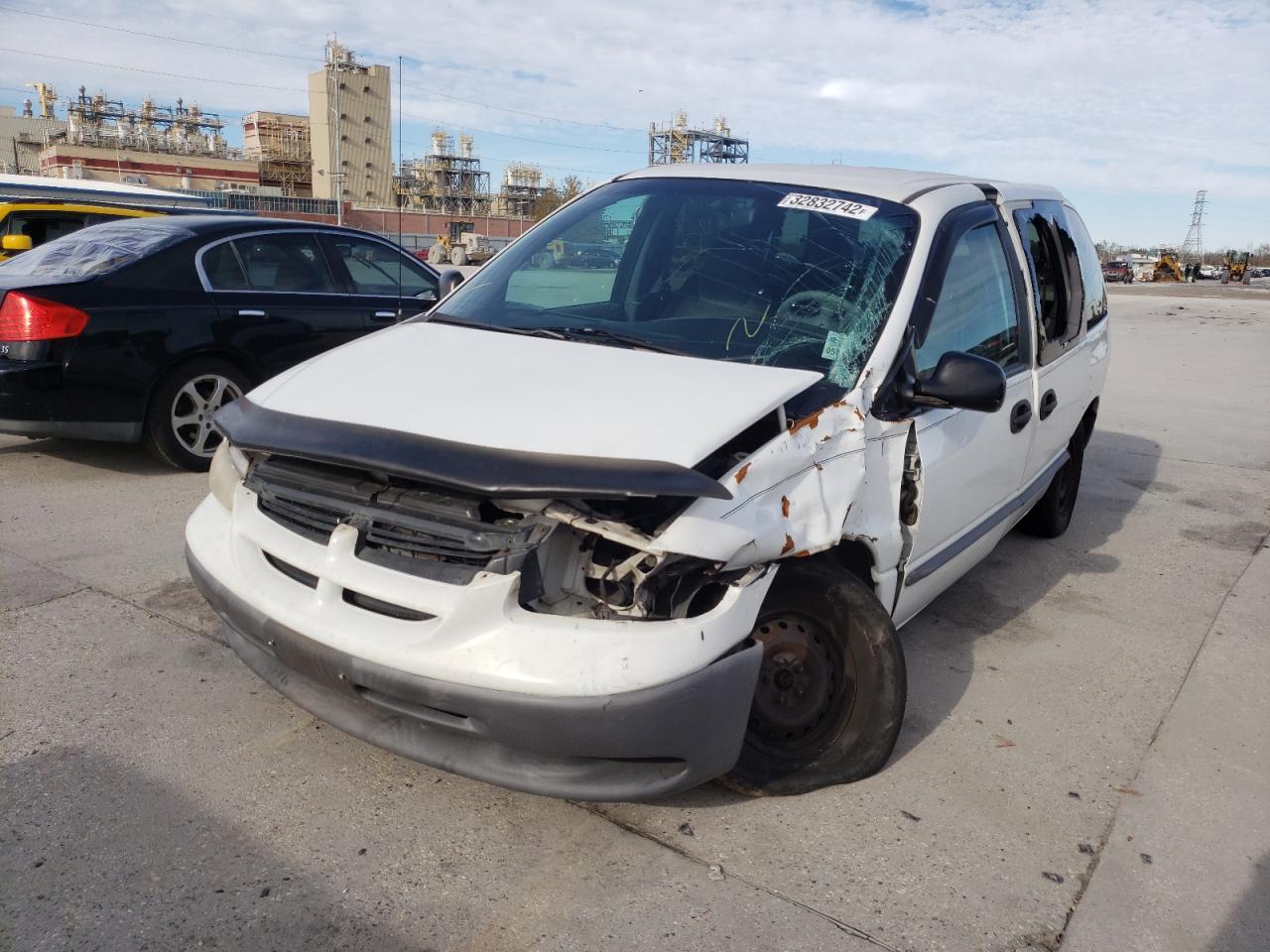 Photo 2 from auction – 2000 DODGE CARAVAN with VIN 2B4GP2530YR888773