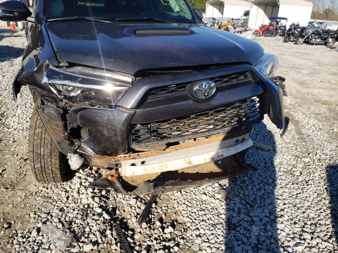 Photo 9 from auction – 2018 TOYOTA 4RUNNER SR with VIN JTEBU5JR6J5593368