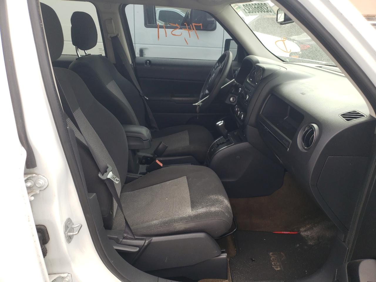 Photo 5 from auction – 2017 JEEP PATRIOT SP with VIN 1C4NJPBA3HD116525