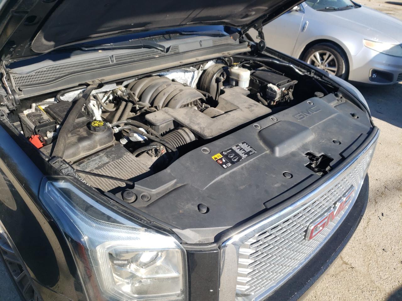 Photo 7 from auction – 2015 GMC YUKON DENA with VIN 1GKS2CKJ8FR300064