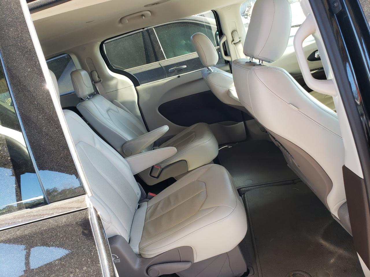 Photo 6 from auction – 2020 CHRYSLER PACIFICA T with VIN 2C4RC1BG4LR279235