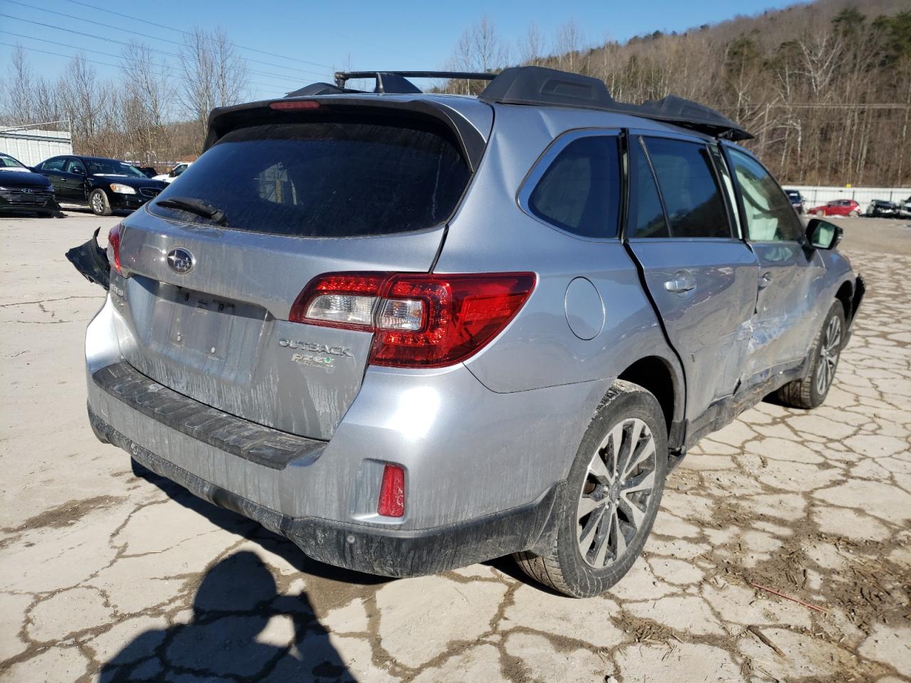 Photo 4 from auction – 2017 SUBARU OUTBACK 2. with VIN 4S4BSANC4H3342844