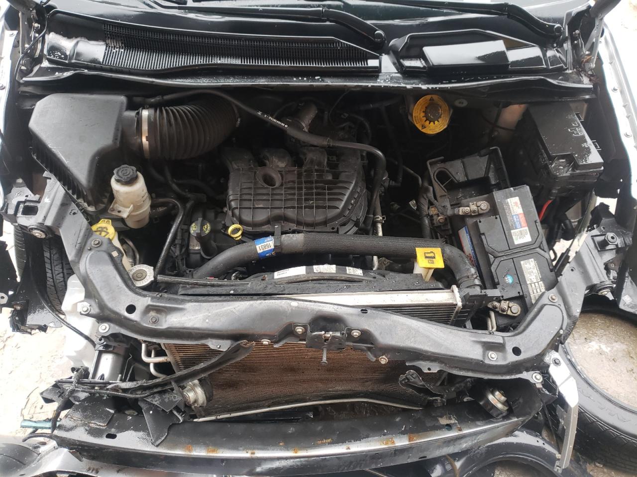 Photo 7 from auction – 2016 CHRYSLER TOWN & COU with VIN 2C4RC1BG4GR280469