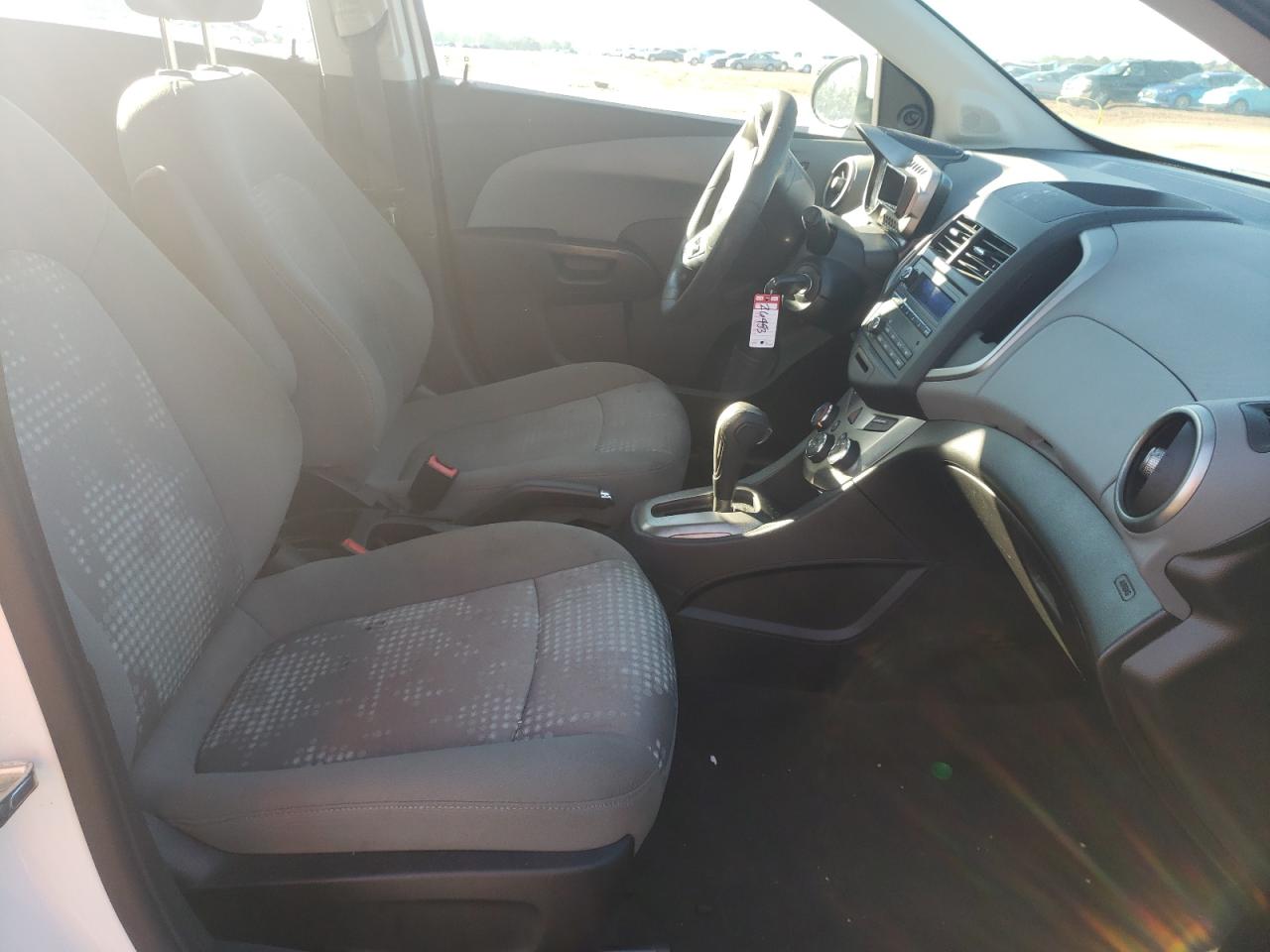 Photo 5 from auction – 2016 CHEVROLET SONIC LS with VIN 1G1JA6SH7G4107033