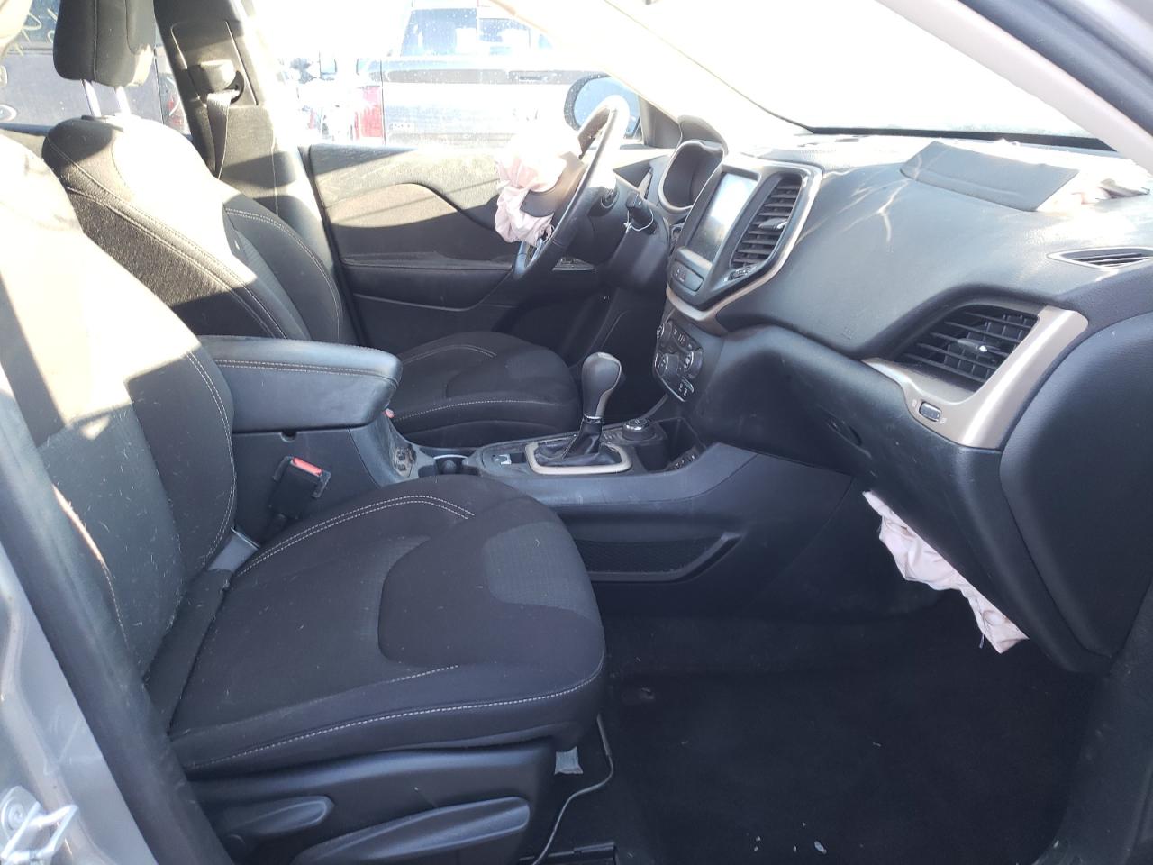 Photo 5 from auction – 2016 JEEP CHEROKEE L with VIN 1C4PJMCS0GW254881