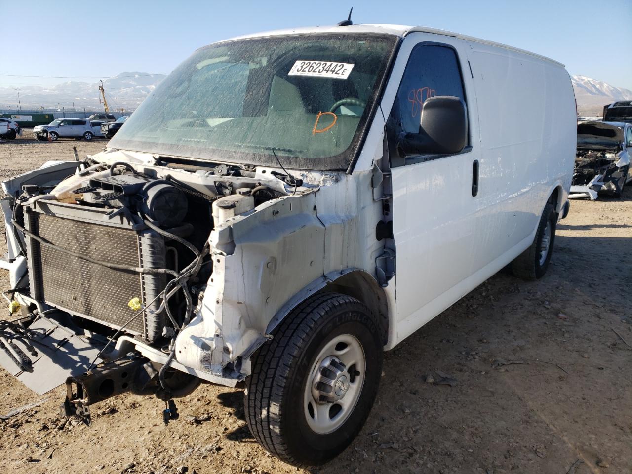 Photo 2 from auction – 2015 CHEVROLET EXPRESS G2 with VIN 1GCWGFCF1F1107263
